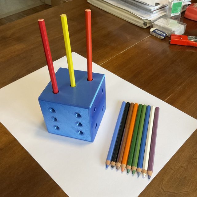 Prototipo portapenne realizzato con stampante 3D.
by 
Ottoni Enrico Design 
realizzato da Gallina Simone